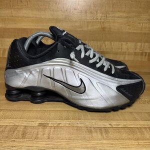 Nike Shox R4 Black Silver Men's Shoes Sneakers Size 9.5 Athletic Running